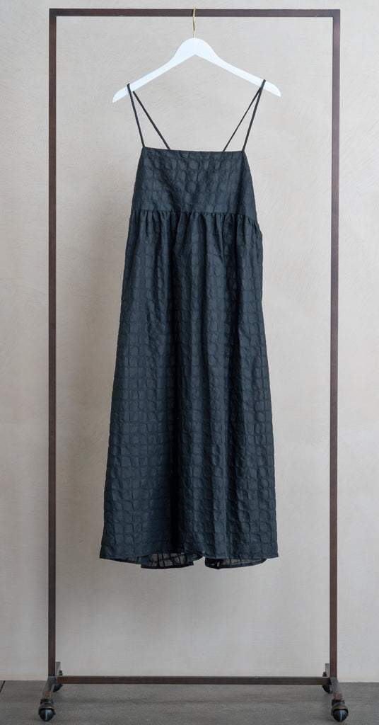 Black Crane Ripple Strap Dress Black | Elizabeth & Prince