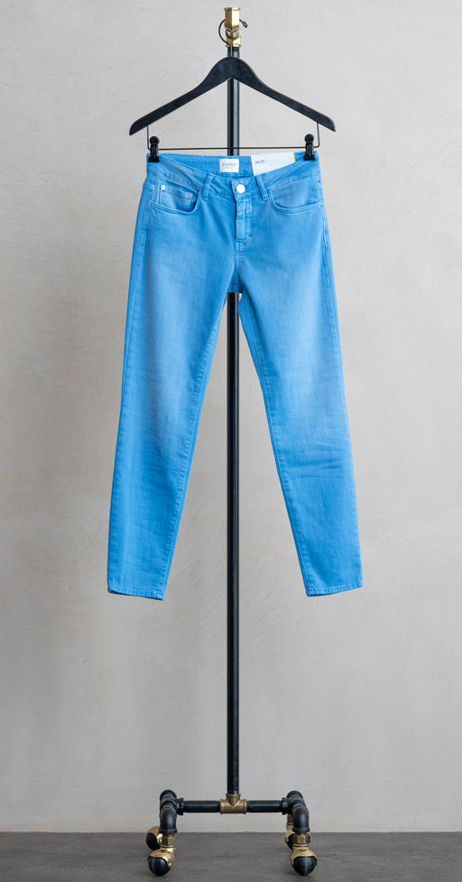 Closed Baker Cornflower Blue