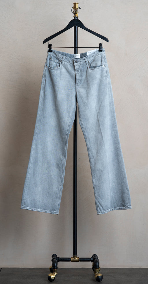 Closed Gillan Light Grey