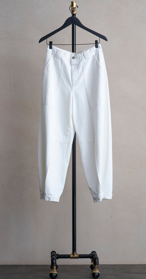 Closed Rhannon Ivory