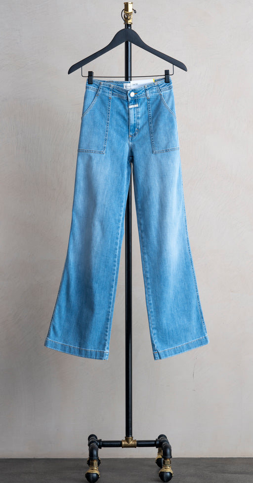 Closed Aria Light Blue