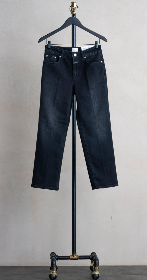 Closed Milo Dark Grey