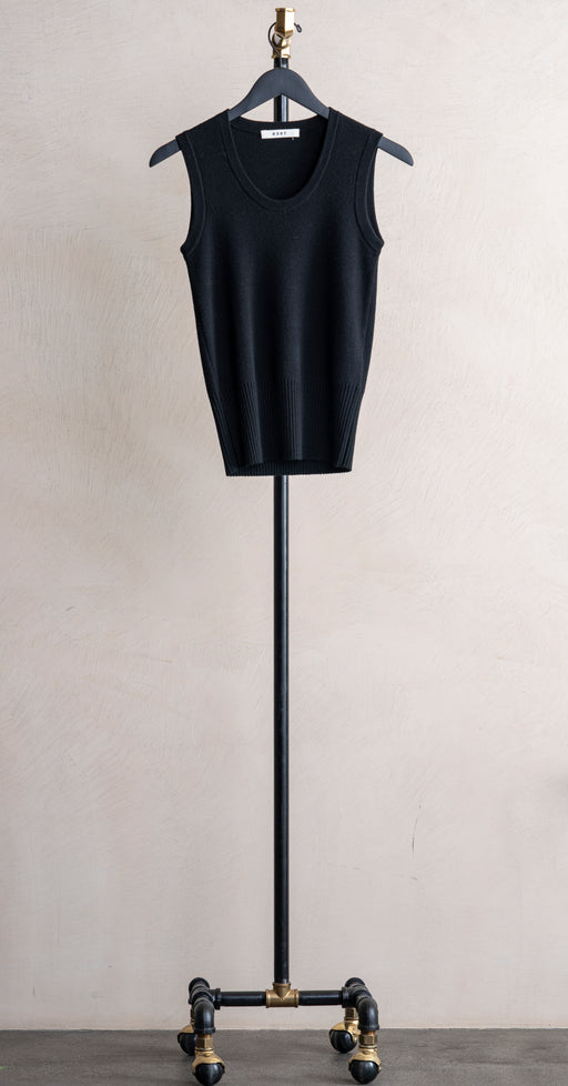 6397 U Neck Vest Black